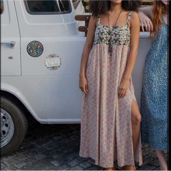 NATURAL LIFE Dresses & Skirts - Natural Life Patti Side Slit Maxi Dress- Charcoal Pink Color